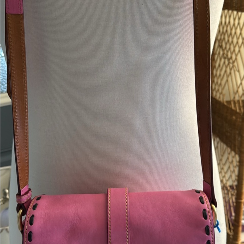 Vintage Pink Leather Crossbody with Brown Strap and Contrast Stitching